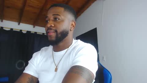 ---Drake--- online show from February 19, 4:41 am