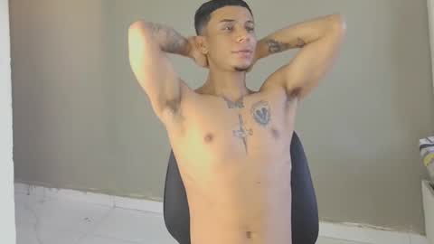 Snapshot of drake_the_kingmaster chatting on December 4, 9:57 pm ig kingmaster777 online show from December 4, 9:57 pm