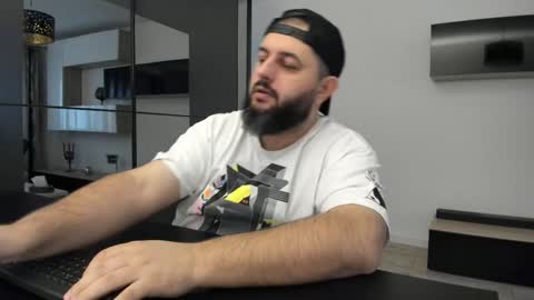 DravenPeak online show from November 27, 8:38 am