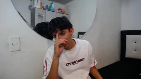 -- nicolle and jhon -- online show from February 7, 11:52 pm