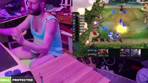 Snapshot of drawingcock chatting on February 1, 11:27 pm drawingcock online show from February 1, 11:27 pm