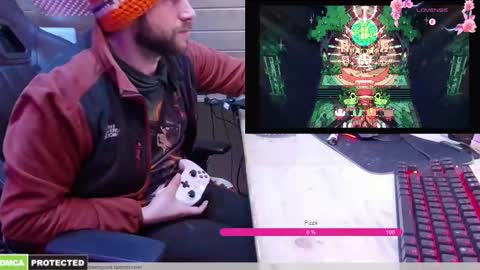 Snapshot of drawingcock chatting on March 3, 10:42 pm drawingcock online show from March 3, 10:42 pm