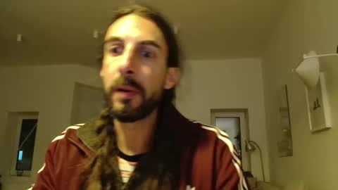 Snapshot of dread1990 chatting on May 9, 10:37 pm new profile Aircum99 online show from May 9, 10:37 pm