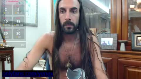 Snapshot of dread1990 chatting on June 10, 12:11 am new profile Aircum99 online show from June 10, 12:11 am