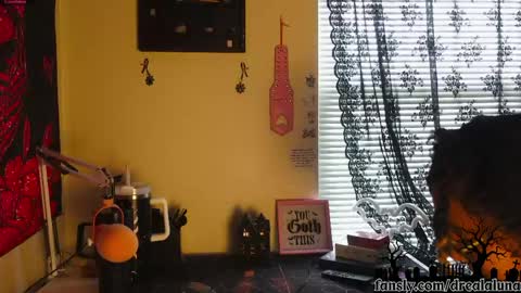 Snapshot of drealaluna chatting on April 13, 3:50 pm Goddess Drea online show from April 13, 3:50 pm