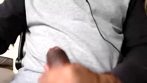 dream_man_ online show from April 10, 6:40 am