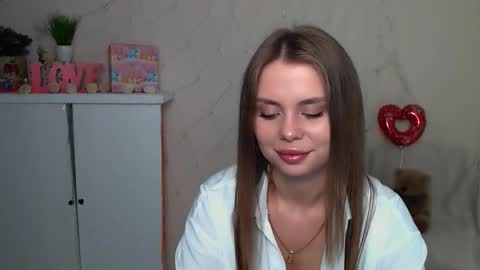 Snapshot of dream_mari chatting on September 13, 6:35 am Mari online show from September 13, 6:35 am