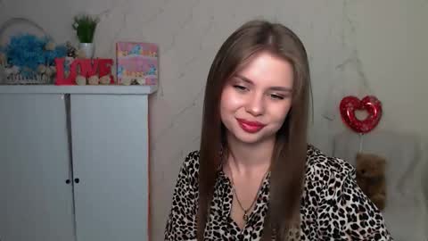 Snapshot of dream_mari chatting on September 22, 6:26 am Mari online show from September 22, 6:26 am