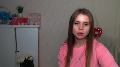Snapshot of dream_mari chatting on October 1, 10:54 am Mari online show from October 1, 10:54 am