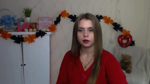 Snapshot of dream_mari chatting on October 7, 7:05 am Mari online show from October 7, 7:05 am
