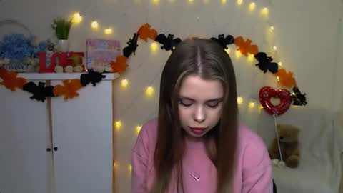 Snapshot of dream_mari chatting on October 8, 5:27 am Mari online show from October 8, 5:27 am