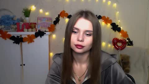 Snapshot of dream_mari chatting on October 9, 6:00 am Mari online show from October 9, 6:00 am