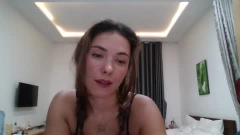 dream_petal_ online show from July 26, 2:57 pm