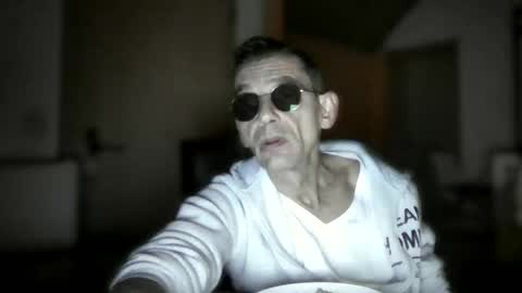 Snapshot of dreambob chatting on October 15, 11:27 pm Dreambob online show from October 15, 11:27 pm