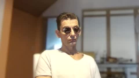 Snapshot of dreambob chatting on November 9, 10:13 am Dreambob online show from November 9, 10:13 am