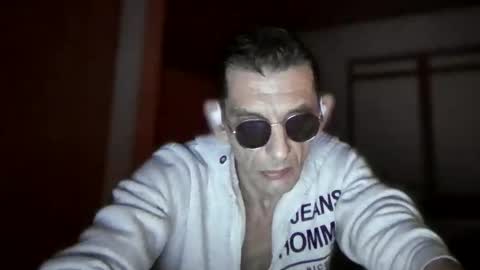 Snapshot of dreambob chatting on November 29, 11:19 pm Dreambob online show from November 29, 11:19 pm