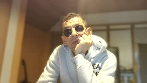 Snapshot of dreambob chatting on December 14, 12:10 pm Dreambob online show from December 14, 12:10 pm