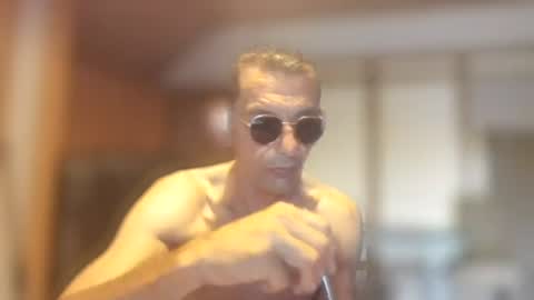Snapshot of dreambob chatting on June 23, 6:39 pm Dreambob online show from June 23, 6:39 pm