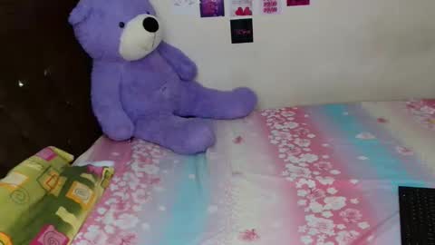 Snapshot of dreameyez chatting on March 11, 8:31 am Dreameyes online show from March 11, 8:31 am