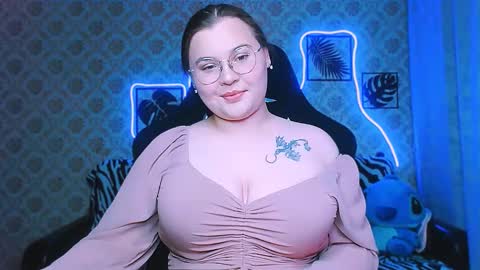 dreamforyoue2 online show from November 4, 8:52 pm