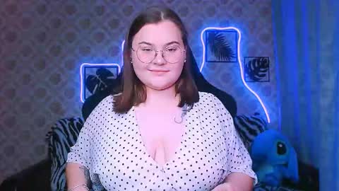 dreamforyoue2 online show from November 11, 8:20 pm