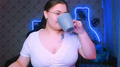 dreamforyoue2 online show from November 19, 4:29 pm