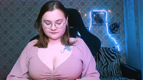 dreamforyoue2 online show from December 17, 7:20 pm