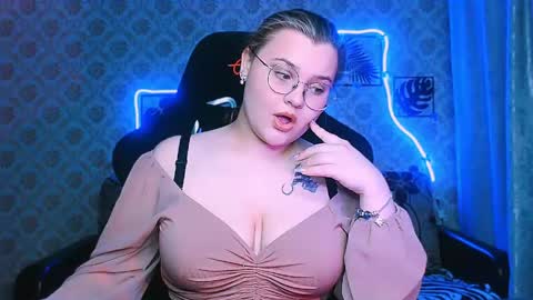 dreamforyoue2 online show from April 29, 7:42 pm