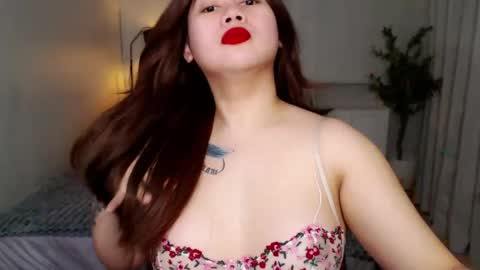 Snapshot of dreamgirlheaven chatting on April 7, 6:25 am Heaven online show from April 7, 6:25 am