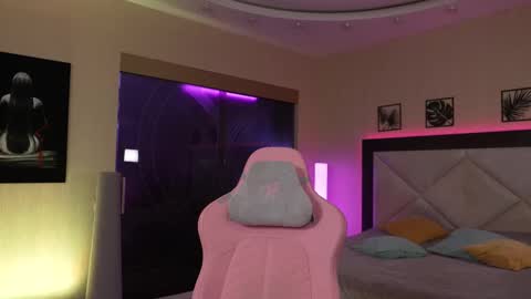 Snapshot of dreamgogo chatting on September 28, 9:31 pm Sarah online show from September 28, 9:31 pm