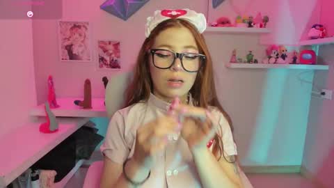 dreamleah_ online show from October 13, 4:01 am