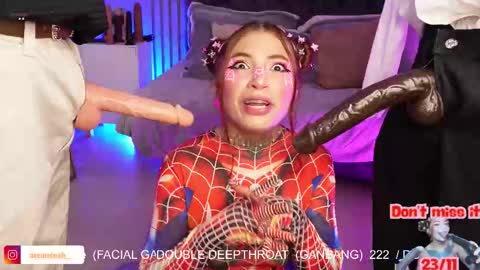 dreamleah_ online show from November 24, 5:07 am