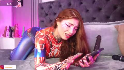 dreamleah_ online show from December 21, 4:30 am