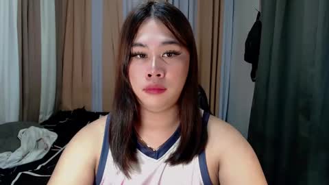 Snapshot of dreammegan chatting on March 10, 8:23 pm Stacy DONT FORGET TO FOLLOW ME AND THUMBS UP my wife samgrg2 online show from March 10, 8:23 pm