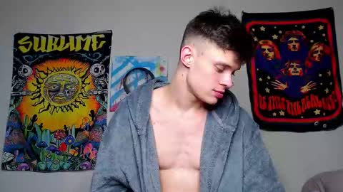 Snapshot of dreamyadam chatting on January 18, 7:50 pm Adam Dream online show from January 18, 7:50 pm