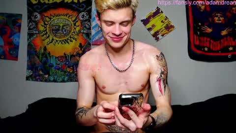 Snapshot of dreamyadam chatting on April 1, 3:42 pm Adam Dream online show from April 1, 3:42 pm
