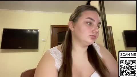 Mila online show from November 11, 3:39 am