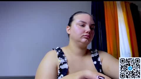 Snapshot of dreamyblushfairy chatting on June 29, 7:25 am Mila online show from June 29, 7:25 am