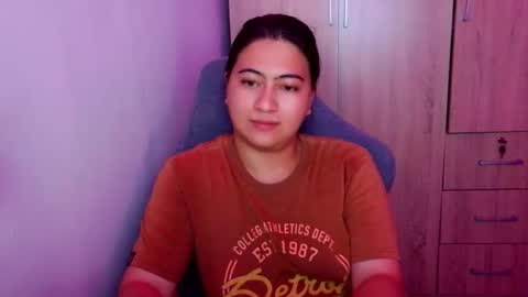 dreamycreamyst online show from April 18, 4:49 am