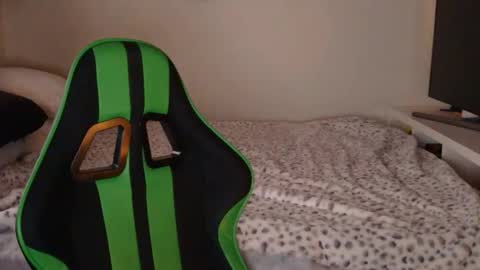 Snapshot of dreamydick47061 chatting on June 9, 2:12 am luvslutz online show from June 9, 2:12 am