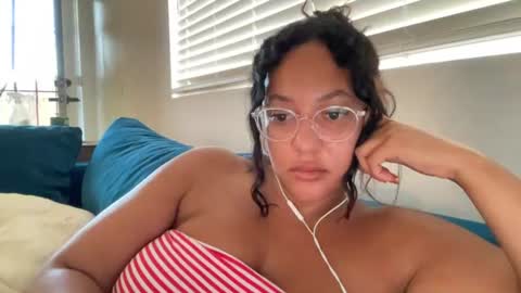 RIRI OR DREAMY online show from July 29, 4:49 pm
