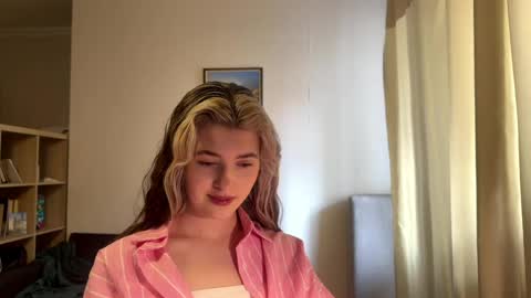 Snapshot of dremazwahlen chatting on May 20, 1:17 pm Dia online show from May 20, 1:17 pm