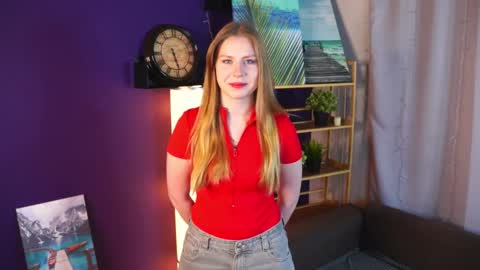 My name is  Luna  online show from February 15, 3:25 am