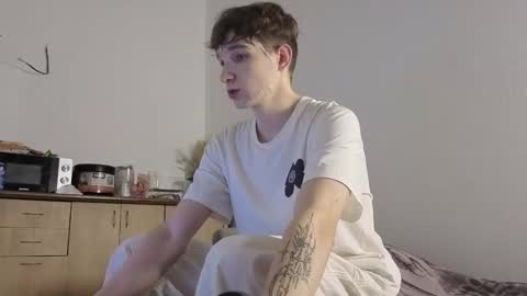 Snapshot of drinklinov chatting on December 17, 2:45 pm Mark online show from December 17, 2:45 pm