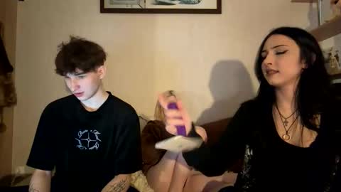 Mark online show from May 1, 2:54 pm