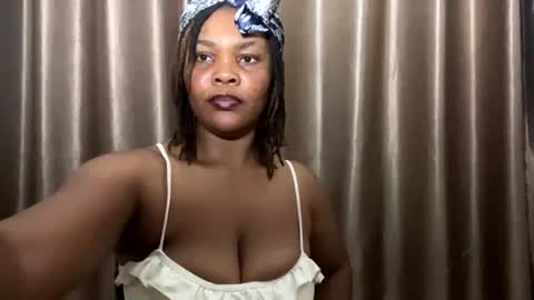 Snapshot of drip_queenxx1 chatting on July 12, 6:21 pm drip_queenxx1 online show from July 12, 6:21 pm