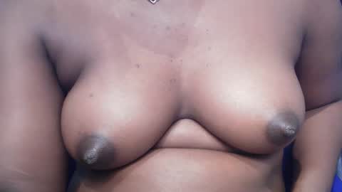 Snapshot of drippussy1 chatting on November 11, 3:50 am Ebonypussy1 online show from November 11, 3:50 am