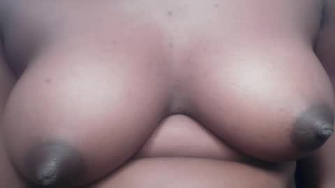 Snapshot of drippussy1 chatting on January 15, 4:17 am Ebonypussy1 online show from January 15, 4:17 am