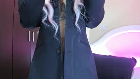 drippyorlove online show from February 7, 10:20 pm