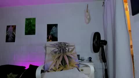 drippyorlove online show from January 8, 7:27 pm